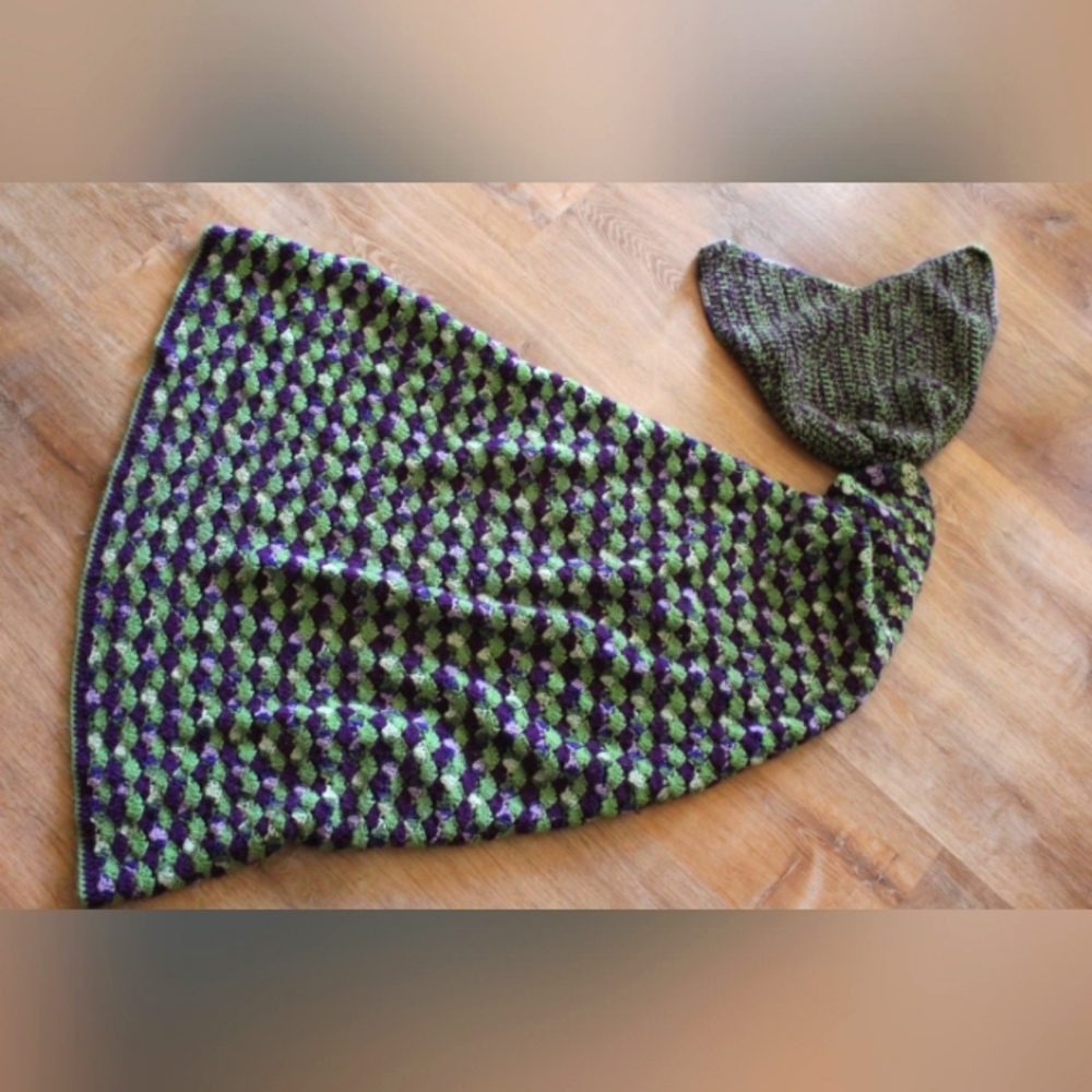 Knit - Mermaid tail blanket